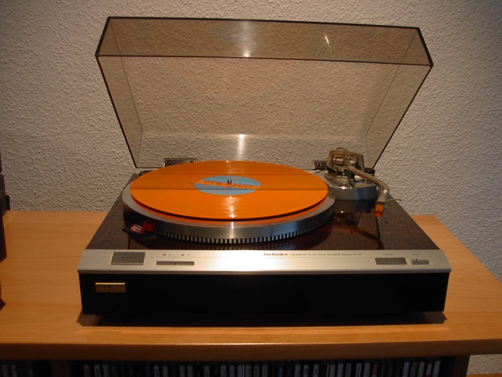 [Bild: 1024px-Technics_SL-M1.jpg]